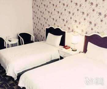 Chengdu Lilac Hotel Fei Cheng Branch Exteriör bild