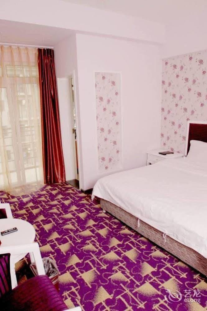 Chengdu Lilac Hotel Fei Cheng Branch Exteriör bild