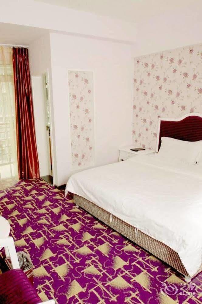 Chengdu Lilac Hotel Fei Cheng Branch Exteriör bild